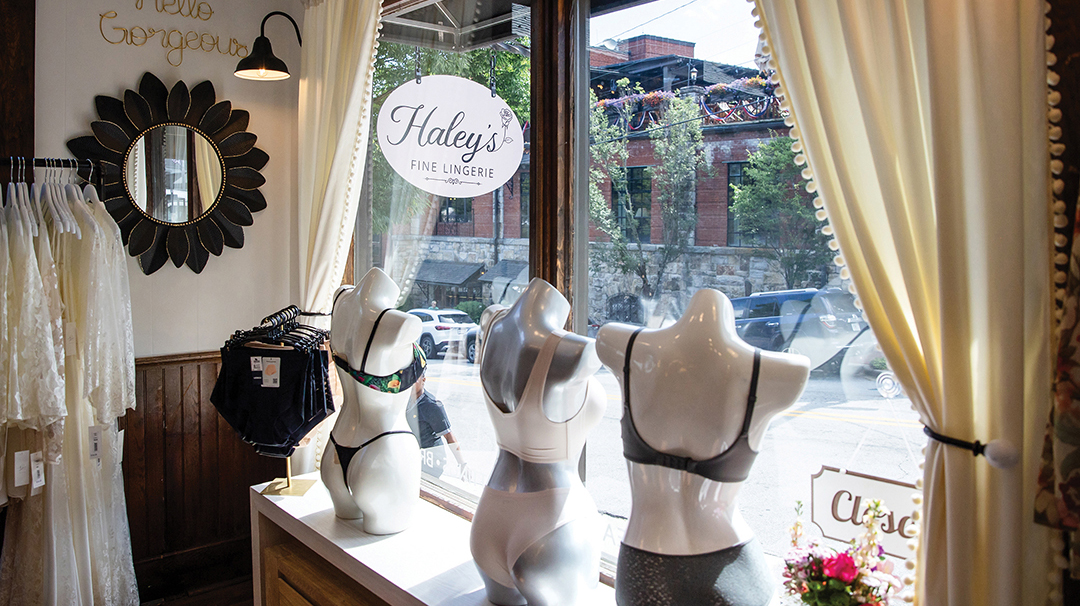 highlands-nc-shopping-haley-window