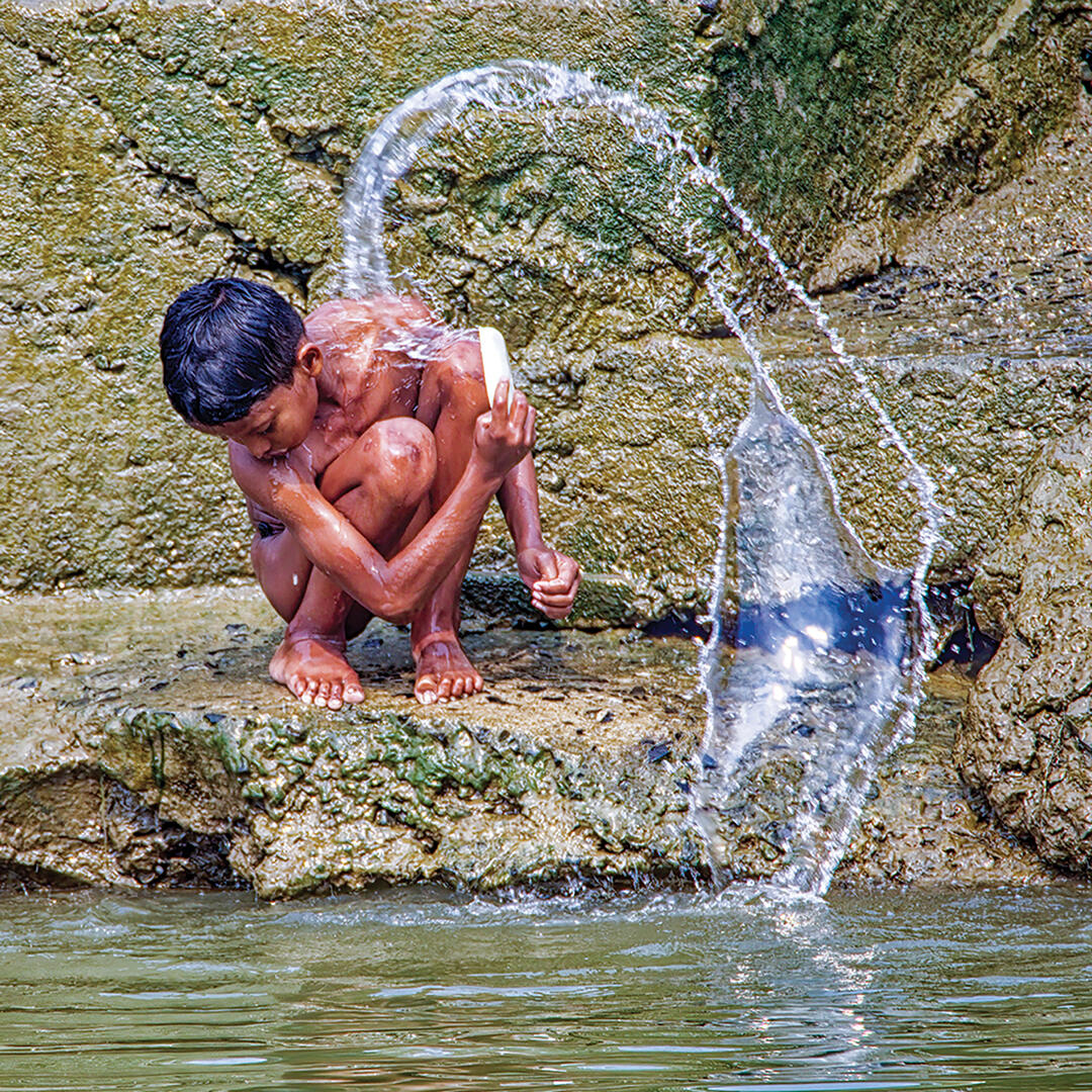highlands-nc-India-Ganges-Boy-playing-Art-League-September.jpg