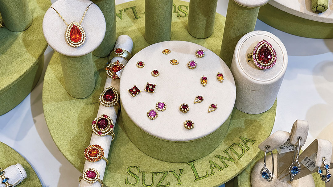 highlands-nc-shopping-peak-experience-suzy-landa-crop