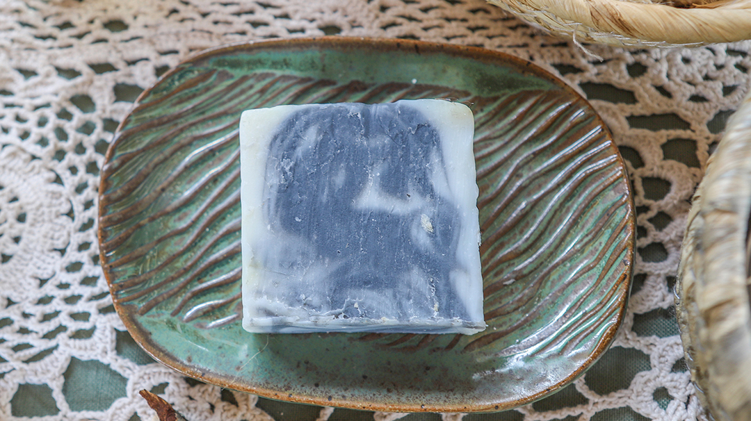 cashiers-highlands-nc-green-market-rebecca-queen-soap