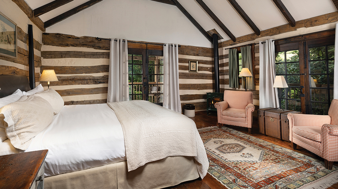 highlands-nc-half-mile-farm-bedroom