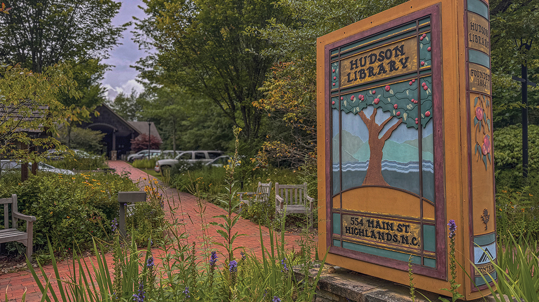 highlands-nc-hudson-library-sign