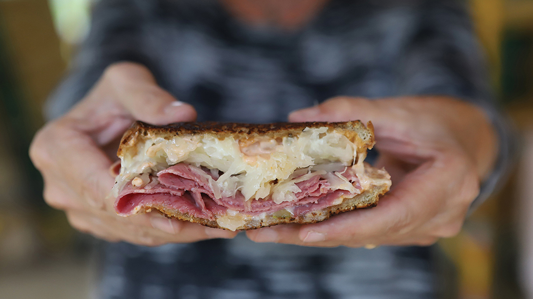 rosman-nc-dining-dilly-deli-ruebun